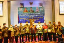 Photo of Menkop dan UKM Bagikan 1.000 NIB, Bupati: UMKM Berperan Berikan Kontribusi PDRB