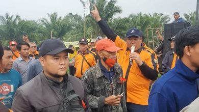 Photo of Seribuan Karyawan PTPN2 Tolak Eksekusi Kebun Penara oleh PN Lubuk Pakam