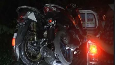 Photo of 1 Tewas 4 Luka-luka, 4 Motor di Asahan Ditabrak Bus