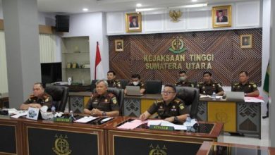 Photo of Melalui Restorative Justice, Kejati Sumut Hentikan Kasus Pemuda Curi Kusen Pintu Milik Ayahnya