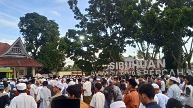 Photo of Sholat Idul Adha 1443 H Dilapangan Merdeka Sibuhuan Dipadati Ribuan Jama’ah, Berjalan Lancar, Khidmat dan Khusyuk