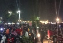 Photo of Ribuan Pengunjung Nonton Hantu Pocong Gratis di Jaharun Center