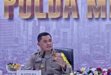 Photo of Apakah Kapolda Metro Langgar Aturan saat Berpelukan dengan Irjen Ferdy Sambo? Pakar Hukum Tegas Singgung Nama Napoleon Bonaparte