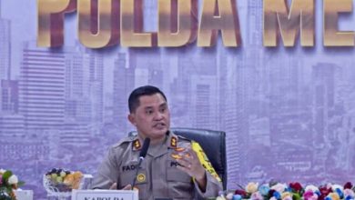 Photo of Apakah Kapolda Metro Langgar Aturan saat Berpelukan dengan Irjen Ferdy Sambo? Pakar Hukum Tegas Singgung Nama Napoleon Bonaparte