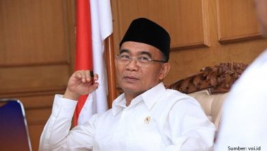 Photo of Ditunjuk Presiden Untuk Sementara Gantikan Risma, Muhadjir Langsung Mencabut Izin ACT