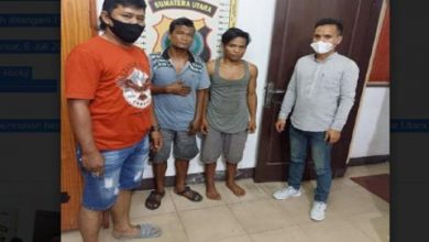 Photo of 2 Pria di Pematangsiantar Ditangkap Polisi, Nekat Curi Besi Stadion Sangnawaluh
