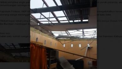 Photo of 1 Warga Tewas Tertimpa Pohon dan Puluhan Rumah di Sergai Rusak Akibat Terjangan Puting Beliung
