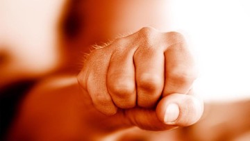 Photo of AKBP Yayat Dilaporkan Pukuli 8 Siswa SD Sampai Dikejar Masuk Sekolah