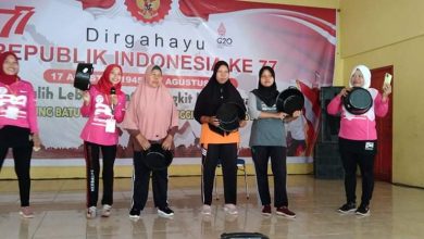 Photo of PKK Ujung Batu III Berikan Hadiah Doorprize di HUT RI ke-77 Kepada Peserta Senam Lansia