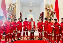 Photo of Presiden Jokowi Terima Timnas U-16 di Istana Merdeka, Minta Tim Tetap Menjaga Performa
