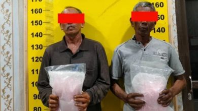 Photo of 2 Pria Pengedar 8.837 Ekstasi Ditangkap Polisi