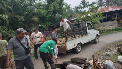 Photo of Pemdes Galang Suka Bersama Relawan GS Star dan Warga Lakukan Gotong Royong