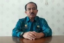 Photo of Kerahkan ASN “Borong” Kaos PSDS Ketum Traktor Kuning Doakan Wartawan