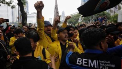 Photo of Daftar Tersangka yang Ditetapkan Polisi Sepekan Demo Tolak BBM Naik