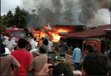 Photo of Diduga Akibat Korsleting Listrik, 3 Rumah di Dairi Ludes Terbakar