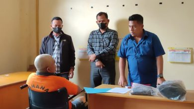 Photo of Tiga Hari Sembunyi, Pelaku Penikaman di Lapo Tuak Menyerahkan Diri ke Polres Karo