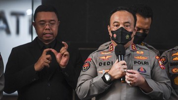 Photo of Polri: Urine, Darah, Rambut Irjen Teddy Minahasa Positif Narkoba