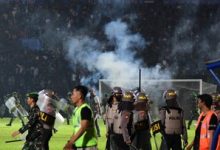 Photo of Gas Air Mata Polisi Cermin Kegagalan Pengendalian Massa di Kanjuruhan