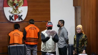 Photo of 2 Hakim Agung Jadi Tersangka KPK, Gayus Lumbuun: Pemerintah Terlampau Sibuk Urus Ekonomi dan Politik!