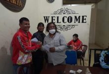 Photo of Semangati Pelatih, Dewan Penyantun KONI Karo Berikan Tali Asih dan Fasilitas Latihan