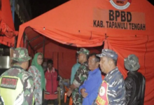 Photo of Bencana Banjir dan Longsor di Barus, Pj Bupati Tapteng Kunjungi Para Korban