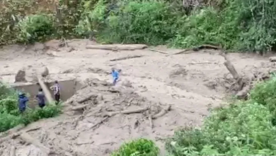 Photo of Jalan Lintas Panyabungan – Natal Lumpuh Setelah Diterjang Banjir Bandang