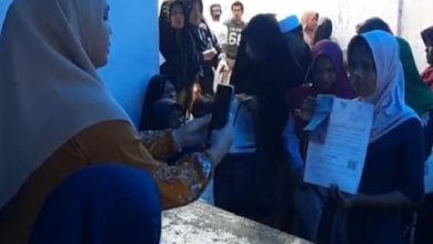 Photo of Ribuan Warga di Madina Padati Kantor Pos Untuk Cairkan BLT BBM