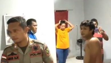 Photo of Razia Pekat Satpol PP Madina, Mahasiswi Kelabakan saat Digrebek