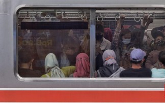 Photo of PPKM Dicabut, Jokowi Tetap Minta Masyarakat Pakai Masker