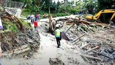 Photo of Jalan Antar Kabupaten di Nias Putus Total Akibat Longsor