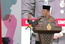 Photo of Kapolri Mutasi Besar-besaran 704 Perwira dari AKBP hingga Komjen