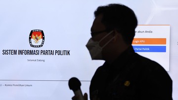 Photo of Kesaksian KPUD Diminta Loloskan Tiga Partai Atau Masuk Rumah Sakit