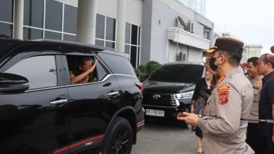 Photo of Kapolresta Deli Serdang Sambut Wakapolda Sumut yang baru di Bandara Kualanamu