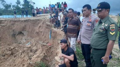 Photo of 12 Jam Tertimbun Longsor Galian Tambang di Madina, 2 Penambang Ditemukan Tewas