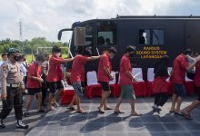 Photo of Pelimpahan Berkas ke PN Medan, 15 Anak Buah Bos Judi Online Apin BK Segera Disidang