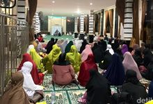 Photo of Tidak Pesta Kembang Api, Muslim India di Medan Pilih Zikir Bersama