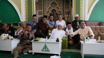 Photo of Rizal Ramli hingga Refly Harun Temui Rizieq Shihab di Petamburan