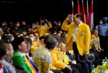 Photo of Respons Airlangga soal Isu KNPI Dukung Munaslub untuk Jadikan Luhut Ketum Golkar