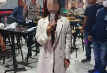 Photo of Kafe Deli Indah & Valentin Digrebek Tim Gabungan, 3 Cewek Positif Ekstasi