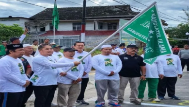 Photo of Pj Bupati Tapanuli Tengah Lepas Jalan Sehat Harlah 1 Abad Nahdlatul Ulama