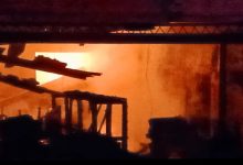 Photo of Ratusan Warga Batubara Panik, Toko Perabotan Ludes Terbakar