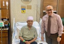 Photo of Diduga Kelelahan, Ustadz Das’ad Latif Dirawat di Singapura