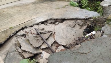 Photo of Warga Mengeluh, Dinding Drainase  di Jalan Sukamulia Longsor