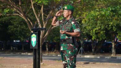 Photo of Pangdam IM Mayor Jenderal TNI Novi Helmy Prasetya, S.I.P, M.I.P pimpin Upacara Mingguan di Lapangan Blang Padang Banda Aceh