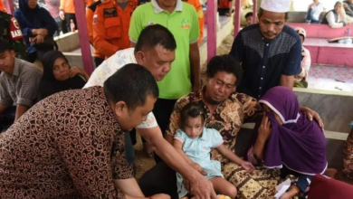 Photo of Santri Hanyut di Tapsel, Bupati dan Keluarga Berharap Segera Ditemukan