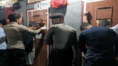 Photo of Bersih-bersih dan Penggeledahan Rutan Tarutung Libatkan TNI-POLRI