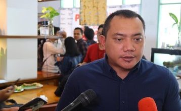 Photo of DPR Batal Rapat Bareng Mahfud soal Transaksi Rp300 Triliun di Kemenkeu