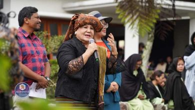 Photo of Bupati Karo Ikuti Prosesi Jumat Agung dan Jalan Salib Keliling Kota Kabanjahe