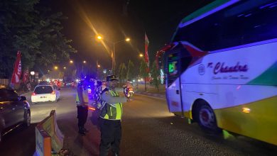 Photo of Personil Pos Pam Ketupat Polresta Deli Serdang Atur Lalin Siang dan Malam