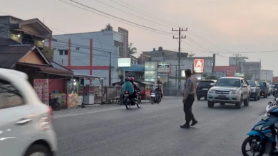 Photo of Kepadatan Arus Mudik di Jalinsum, Polres Asahan Atasi Kemacetan